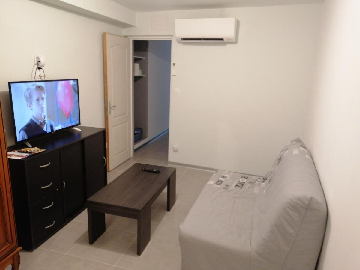 Agreable Studio Tout Equipe Montsoué المظهر الخارجي الصورة